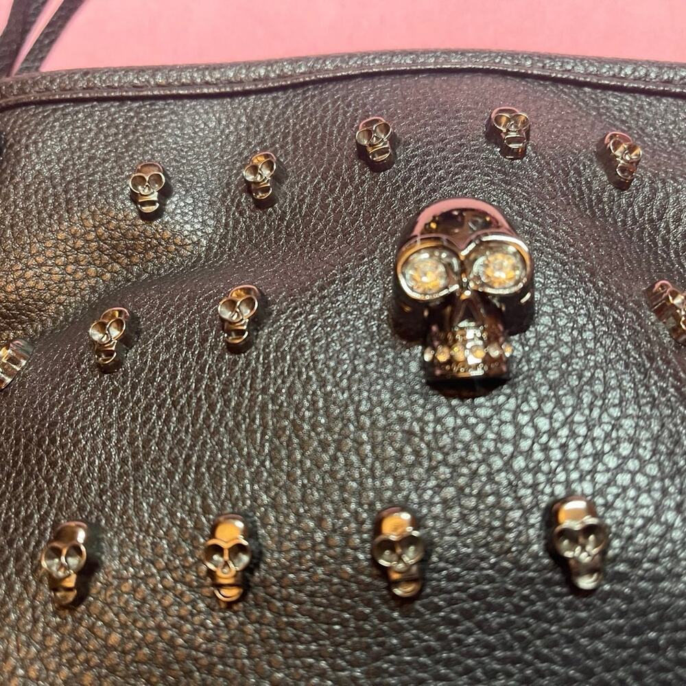 Black Skull Stud Bucket Bag Goth Punk Crossbody - Picture 5 of 5